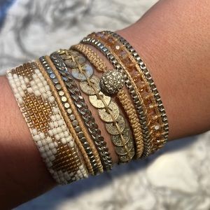 Victoria Emerson Clasp Stacked Bracelet - Gold Attica